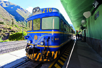 Tren de Ollantaytambo a Machu Picchu